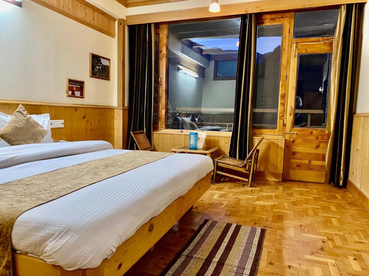 Hotel Valley Of Gods Manāli Extérieur photo