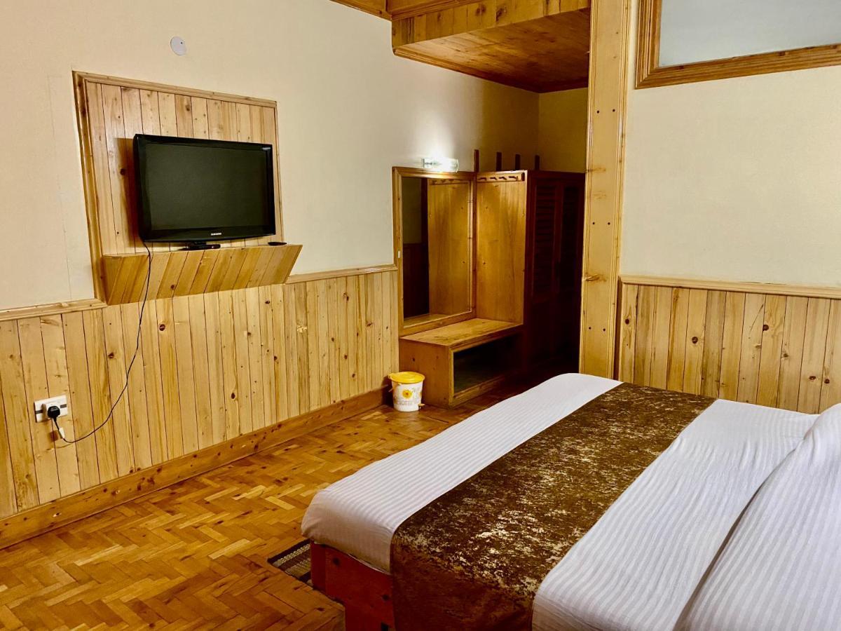 Hotel Valley Of Gods Manāli Extérieur photo