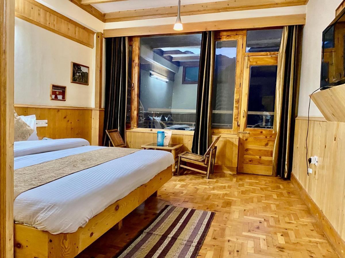 Hotel Valley Of Gods Manāli Extérieur photo