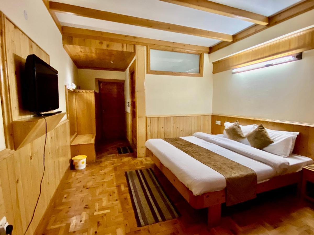 Hotel Valley Of Gods Manāli Extérieur photo